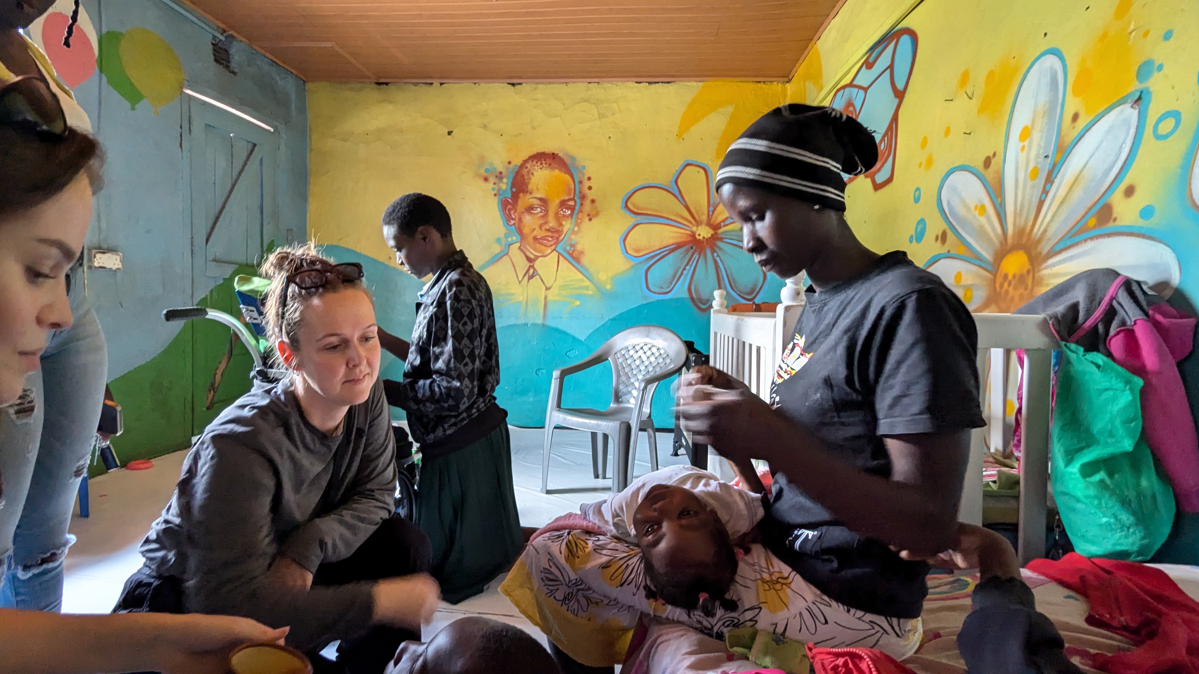 Bilete frå praksisen til HVO-studentar ved Mathare Care Center.