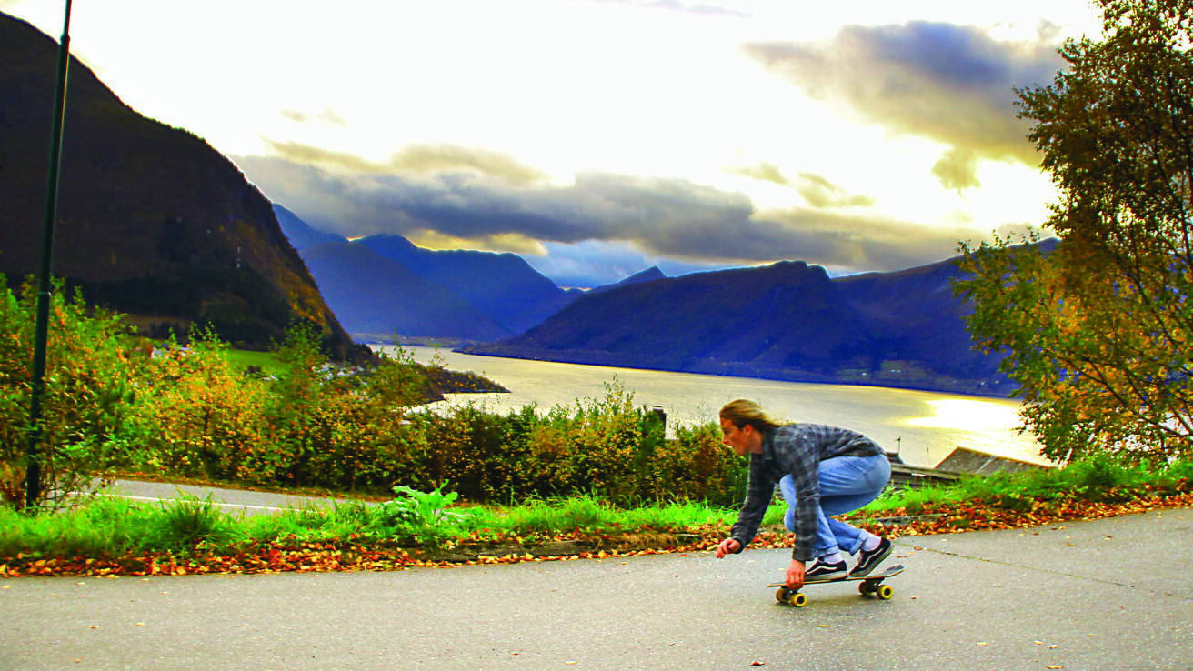 Magnus Mongstad på skateboard